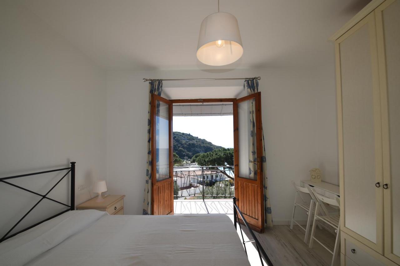 Appartamenti Cavoli - Vista Mare Con Terrazze, Clima E Posti Auto Spiaggia di Cavoli Exterior foto