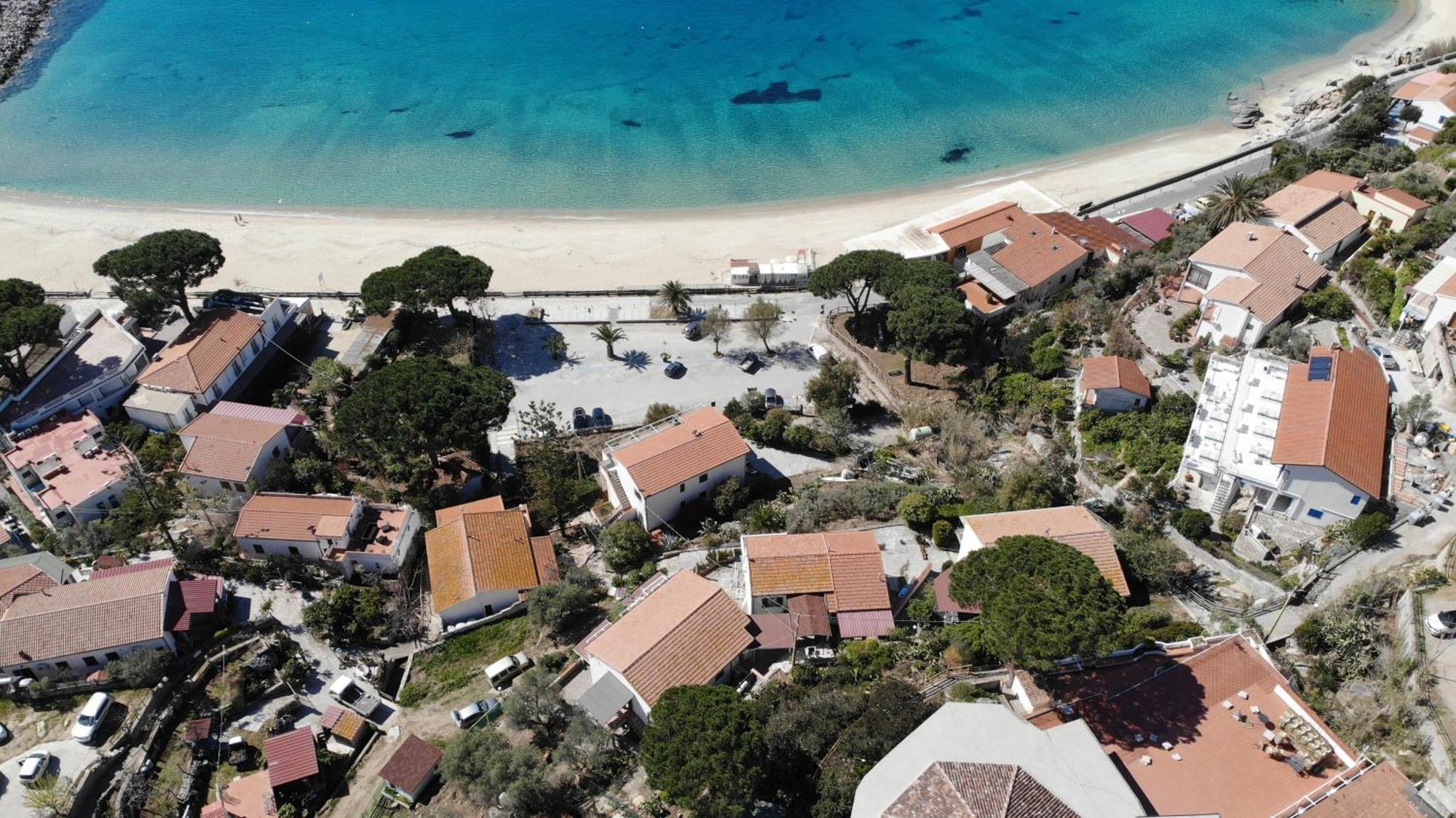 Appartamenti Cavoli - Vista Mare Con Terrazze, Clima E Posti Auto Spiaggia di Cavoli Exterior foto